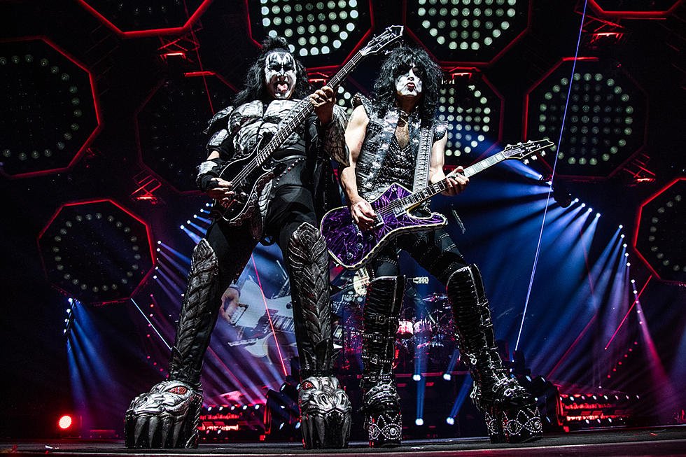 Kiss Bids Farewell